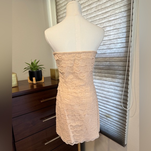 Woman's Forever 21 Lace, Blush Colored Mini dress. Size M - Picture 2 of 5